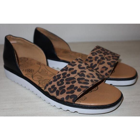 Mootsies Tootsies Women's Sz 7.5 Leopard Open Toe Rubber Bottom Flat Sandals - Picture 1 of 4